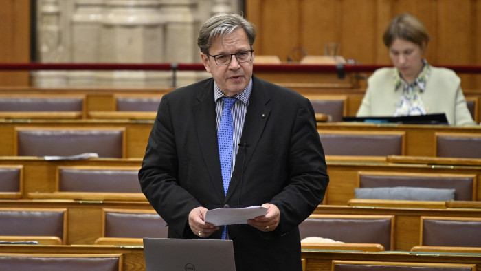 Az igazságügyi bizottság elnöke javaslatokat vár az új alkotmánybírákra