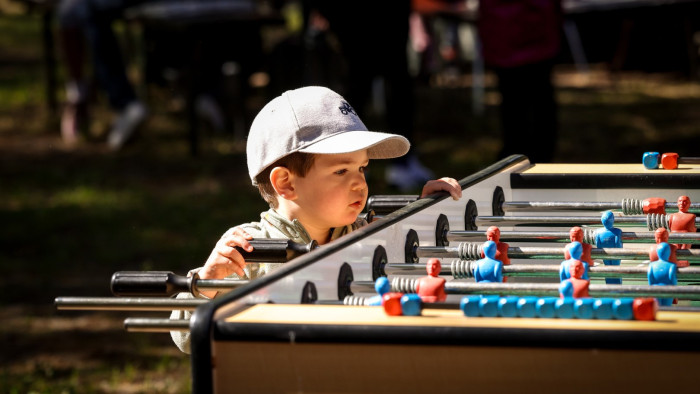 Egymás kezét fogva harcolt a rákkal két kisgyerek - különleges maraton a Margitszigeten