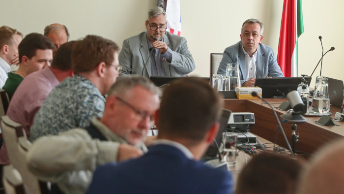 Leszerelnek egy sorompót Óbudán, parkolási botrány lett belőle