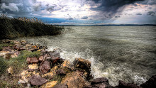 Durva vihar sújtott le a Balatonra, extrém széllökésekkel – képek, videó