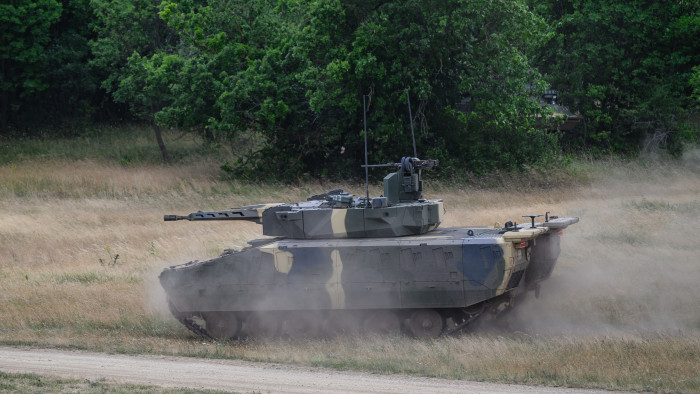Robbanások zaja a Balaton-felvidéken