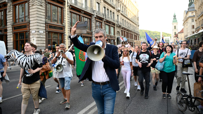 Belátom, ez az ügy elveszett - ismét tüntetett Hadházy Ákos