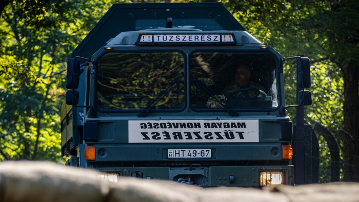 Riasztást kaptak a magyar tűzszerészek