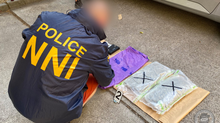 Elfogták Budapesten, 14 kilogramm marihuána volt a férfinál - videókkal