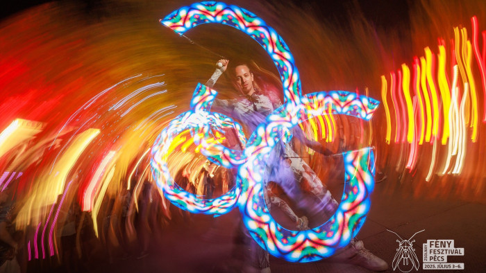 Látványos bemutatókkal jön a Zsolnay Fényfesztivál