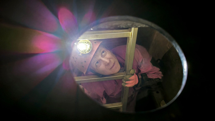 Komoly slamasztikába kerültek barlangászok a Budai-hegységben