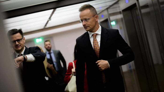 Szijjártó Péter reagált az amerikai elnök fenyegető szavaira