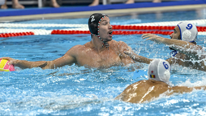 Románia legyőzésével a legjobb nyolc között a férfi pólóválogatott