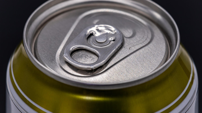 Hogyan fér bele 44 ezer doboz sör egy Suzuki Swiftbe? A NAV lett a megfejtető