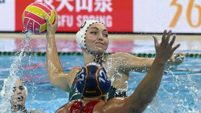 Elérkezett a pólós lányok nagy napja – sport a tévében