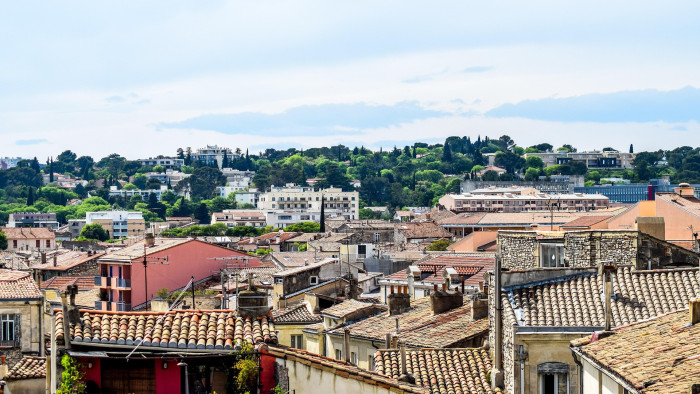 Nagyon eldurvult a helyzet: kijárási tilalmat vezetnek be kamaszok számára Dél-Franciaországban