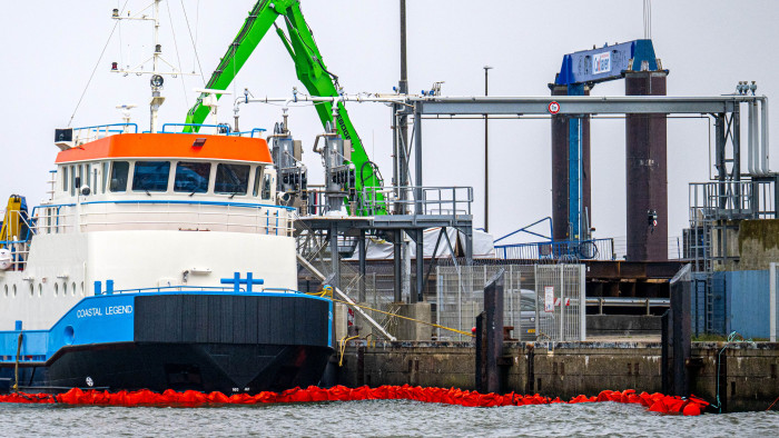 Baleset miatt történt olajszennyezés Németország partjainál