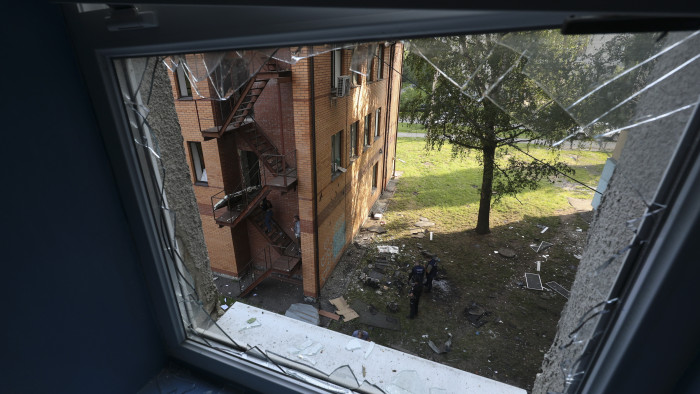 Puszító csapás érte Ukrajna második legnagyobb városát, sokan megsérültek