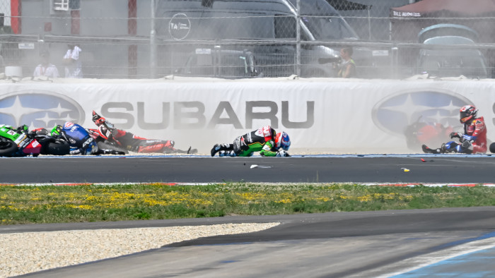 Rajt után nagy baleset a Balaton Parkban – videó