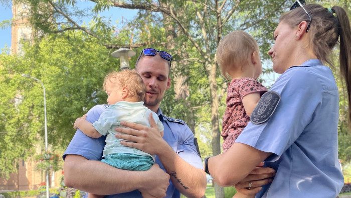 Ikreket mentettek a rendőrök Kőbányán a hőség elől