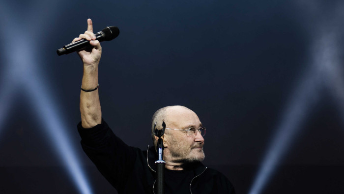 Kórházba került Phil Collins