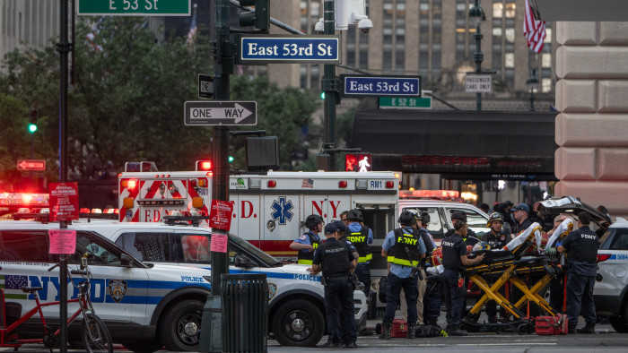 Több embert megölt egy ámokfutó egy New York-i felhőkarcolóban