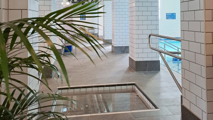 Így fest felújítás után a népszerű budapesti fürdő – videó