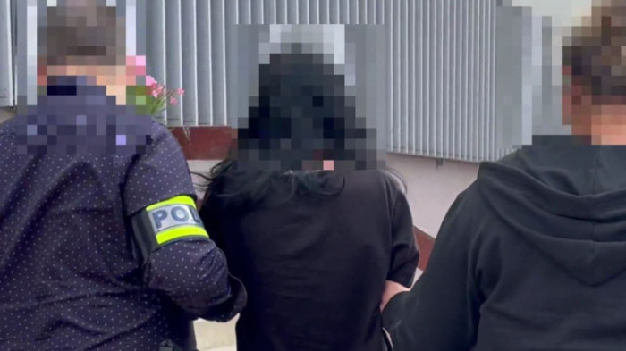 Elfogták a bántalmazó lányt Veszprémben