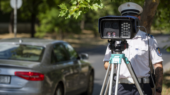 Hatósági razzia Kaposváron: repkedtek a zsíros csekkek