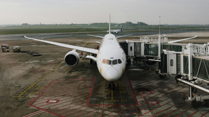 Politikai üzenet miatt függesztettek fel egy légiirányítót