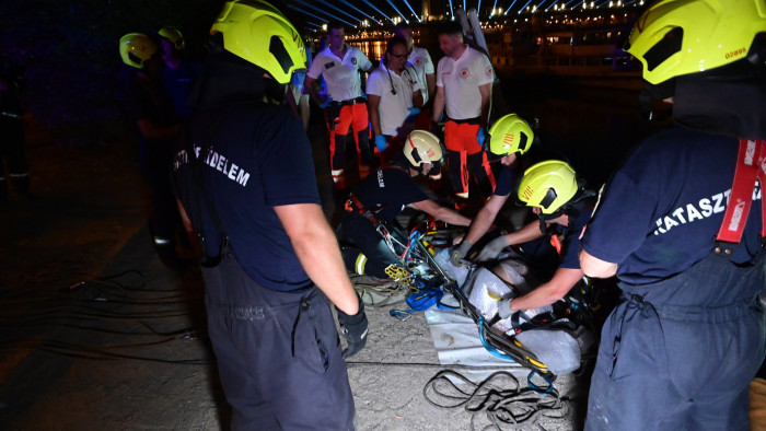 Rémületes zuhanás a budapesti rakparton