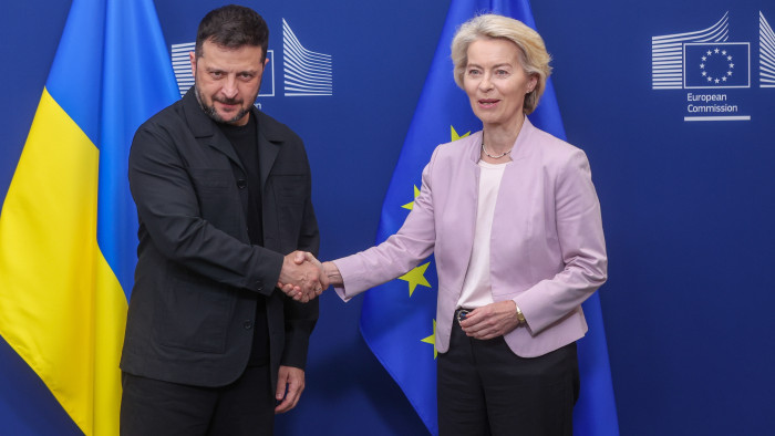 Európai politikusok hada kíséri az ukrán elnököt Donald Trumphoz