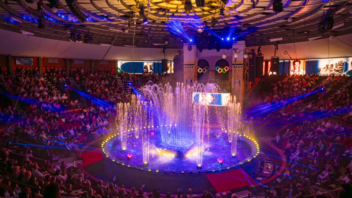 Idős artistaművészeket támogat nagylelkű felajánlásával a Fővárosi Nagycirkusz