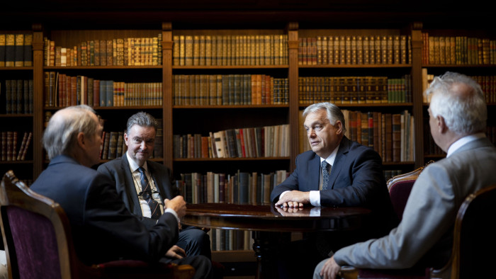 Orbán Viktor Braganza hercegét fogadta a Karmelita kolostorban