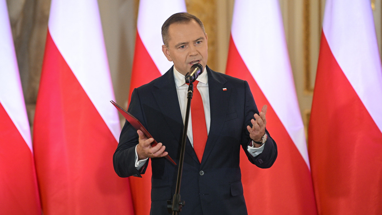 Egymásnak feszült a miniszterelnök és az elnök Lengyelországban