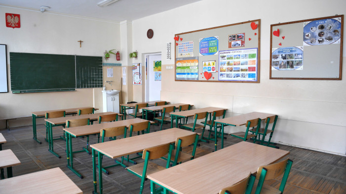 Óriási a botrány, egymásnak esett a katolikus egyház és az oktatási minisztérium egy új tantárgy miatt Lengyelországban