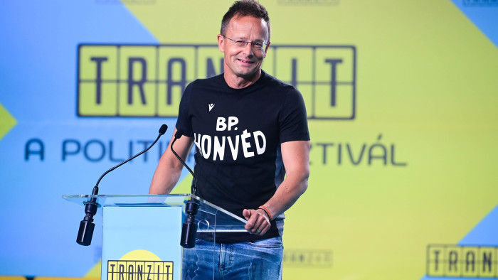 Szijjártó Péter a Tranziton: az EU-t háborúpárti, szélsőségesen liberális, frusztrált politikai elit uralja