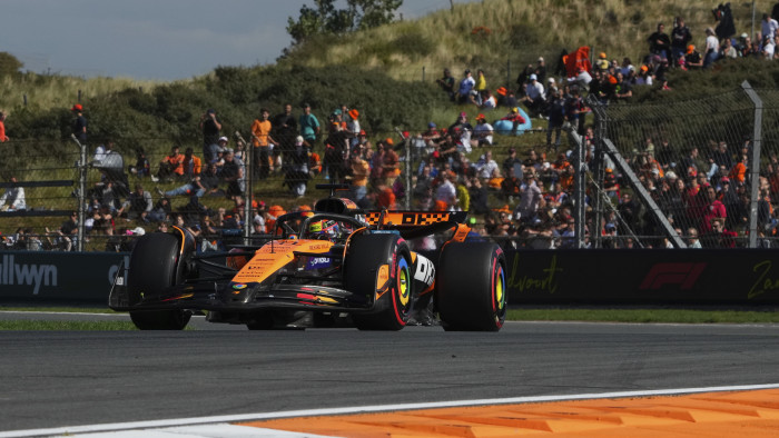 Már megint két McLarené a pole