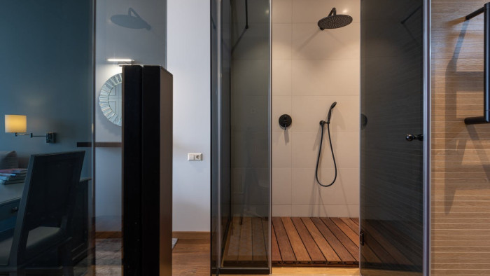 A besétálós (walk-in) zuhanyok előnyei és hátrányai (x)