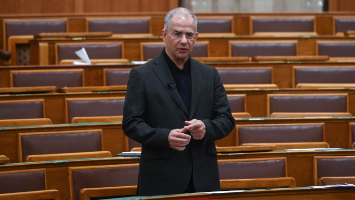 Kósa Lajos az utónévjegyzékről: olyan nevek jelennek meg, amelyekhez semmi közünk, sértők és dehonesztálók