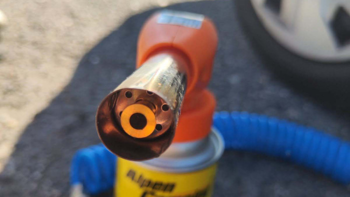 Videón, ahogy plazmavágóval nyitották az ATM-et és tízmilliót elvittek