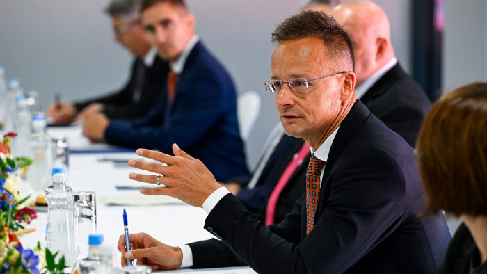 Szijjártó Péter: az orosz olaj ügyében a Nyugat színjátékot játszik