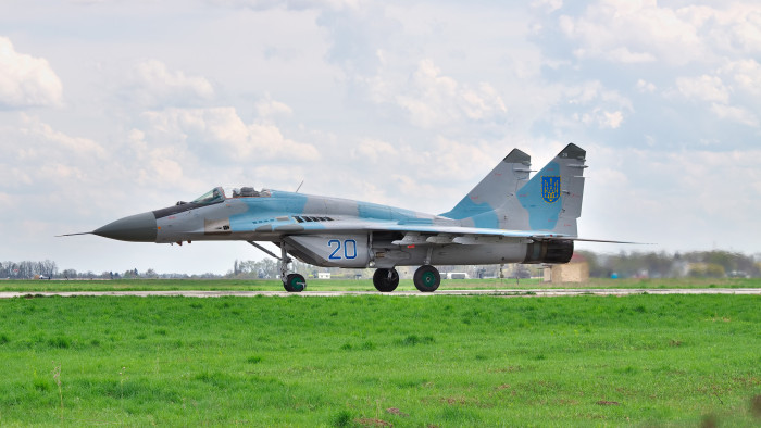 Videóra vették, hogyan katapultálják a hatalmas bombákat az ukrán pilóták