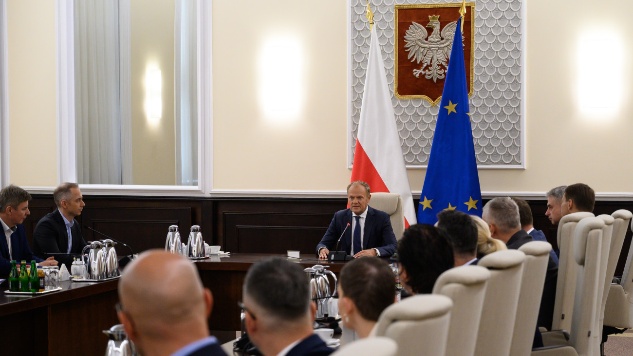 Wieslaw Kukula tábornok, lengyel vezérkari főnök is részt vett a rendkívüli kormányülésen, amit az orosz dróntámadás miatt tartottak Lengyelországban