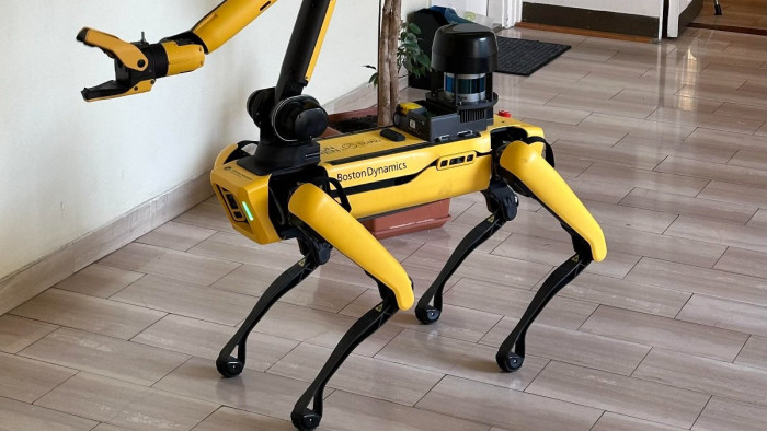 Robotkutya-zsaru éles bevetésen