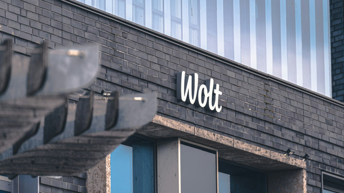 Több tízmilliós bírságot kapott a futárcég, miután ellenőrizték a telephelyeit