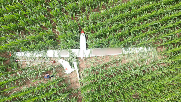 Úgy tűnik, a levegőben sincs elég hely, ütköztek, de szinte a hajuk szála sem görbült - képek