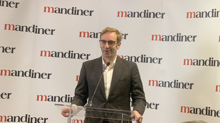 Új műsorokat indít, adományoz és díjat is alapít a Mandiner