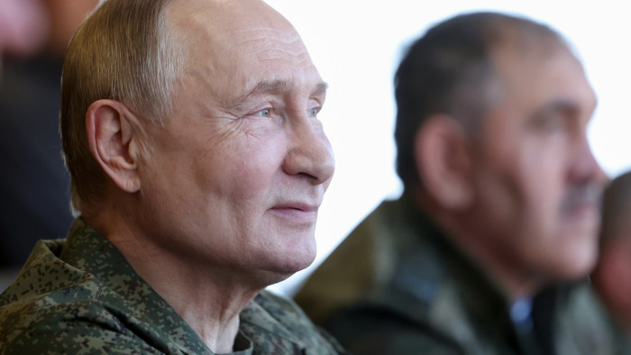 Szakértő az orosz-ukrán-amerikai tárgyalásokról: akár döntő lépést is tehetnek a rendezés irányába jövőre