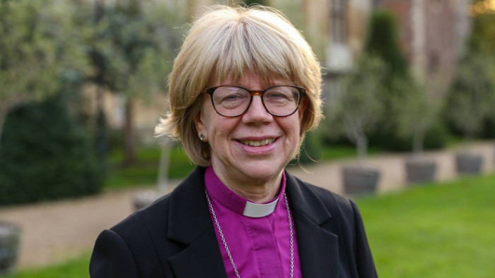 Először áll nő az anglikán egyház élén: érdekes életpálya áll az új canterbury érsek mögött