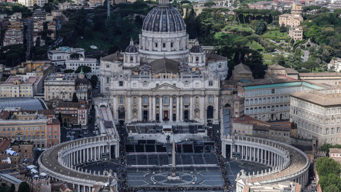 Felháborító okból kellett újraszentelni a római Szent Péter-bazilika főoltárát