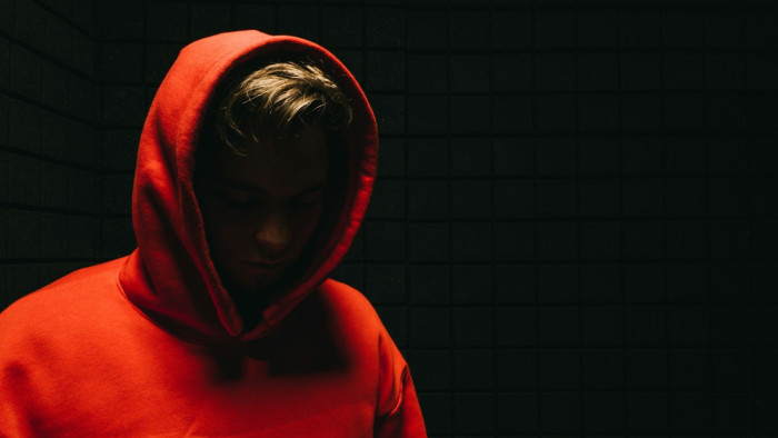 Hátrahagyott pulóvere segített lebuktatni az erőszakos rablót