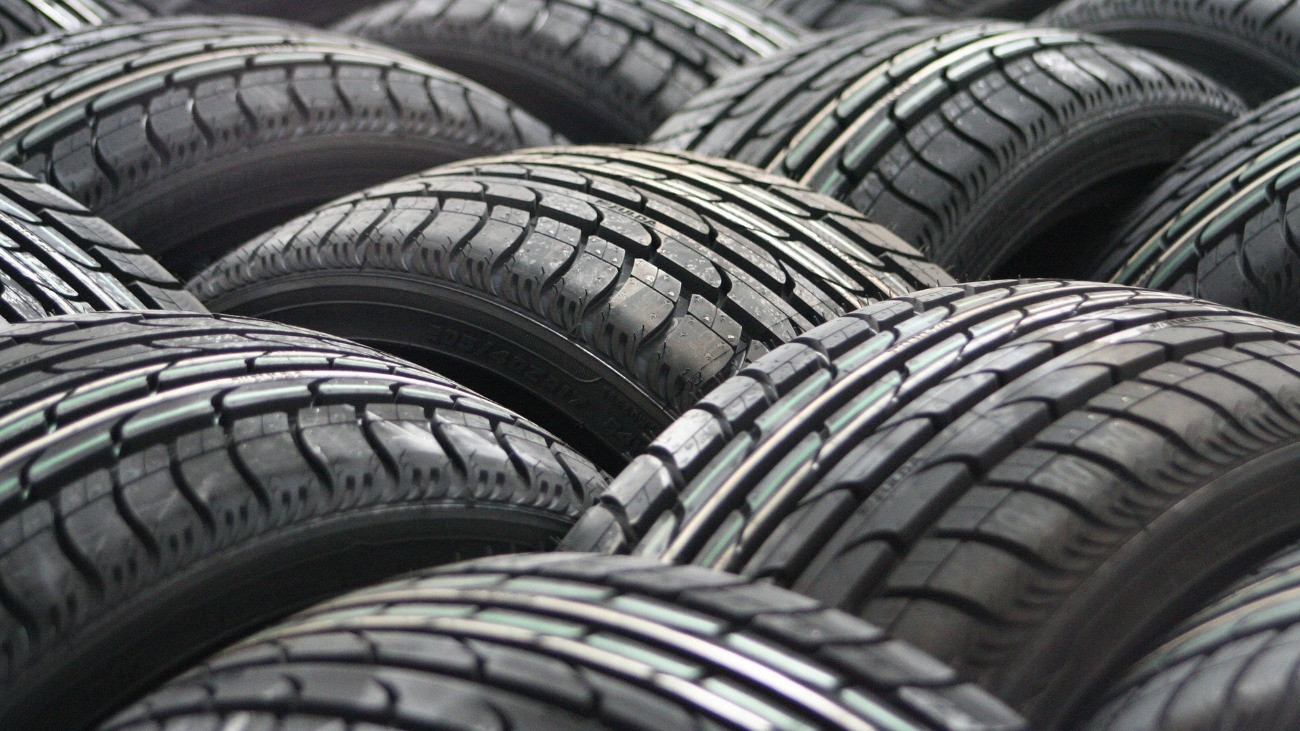 Gépjárművek gumiabroncsai.