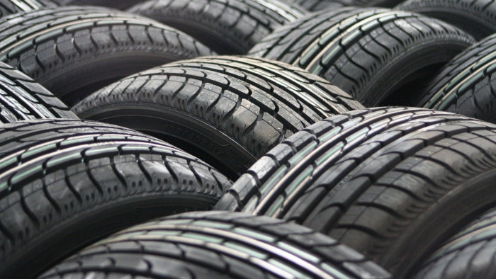 Gumit vásárol az autójára? Nagy baj lehet, ha erre nem figyel oda