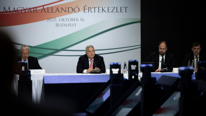 Orbán Viktor a Máérten: új Duna-híd épül, az ipari központok mellett mobil mikroerőművek létesülnek